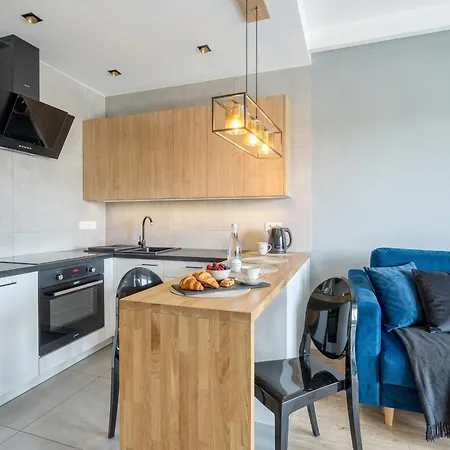 - Center - Stylish And Cozy - G147a *