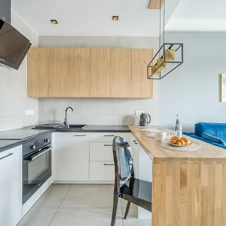 - Center - Stylish And Cozy - G147a *